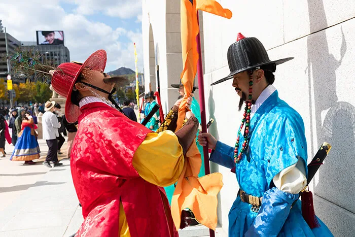 Gyeongbokgung Palace gatekeeper costume