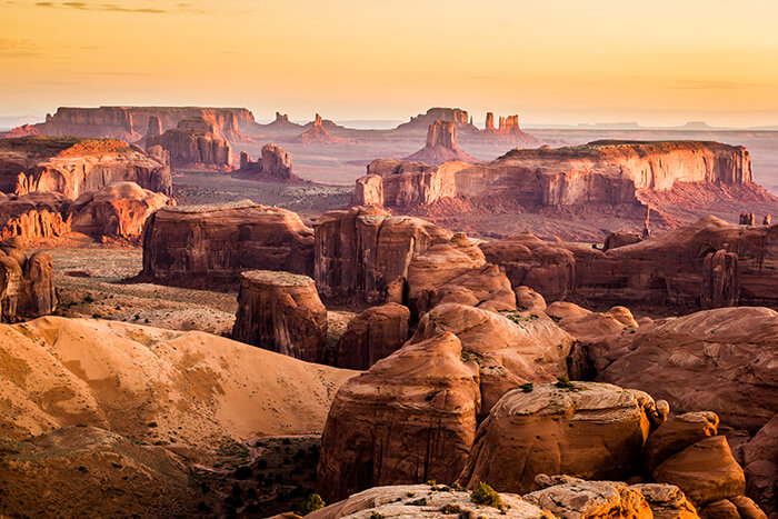 Monument Valley, desert canyon