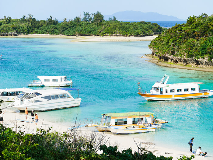 Glass Boats at Kabira Bay