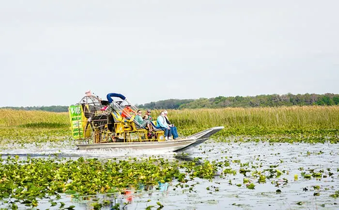 Aventuras en hidrodeslizador en Boggy Creek