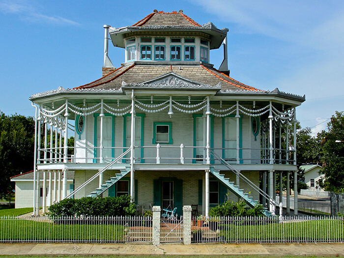 Doullut Steamboat Houses