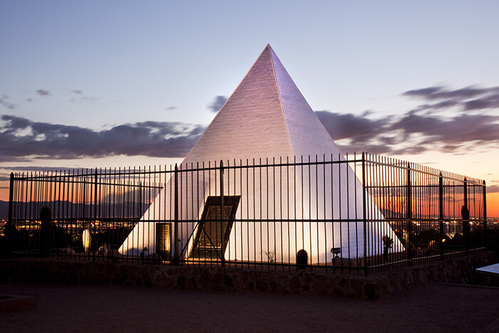 Governor Hunt Tomb