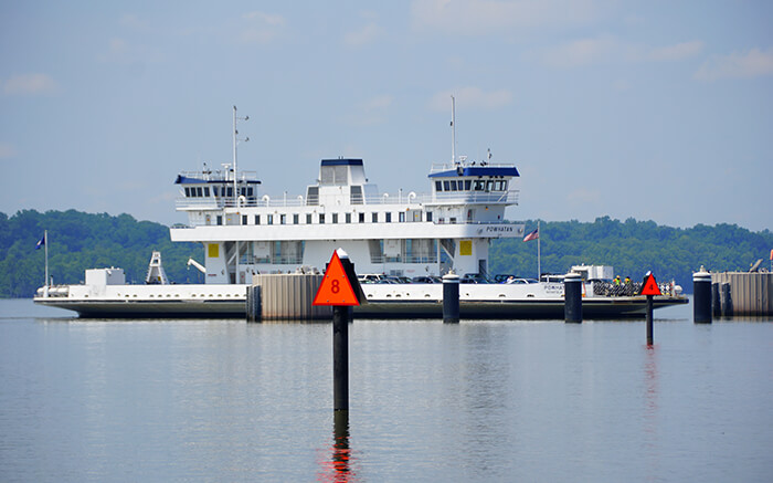 Jamestown-Scotland Ferry