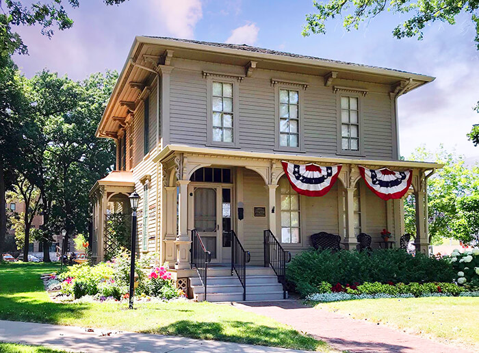 Heritage House Victorian Museum