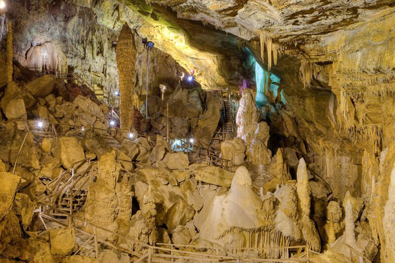 Lost World Caverns