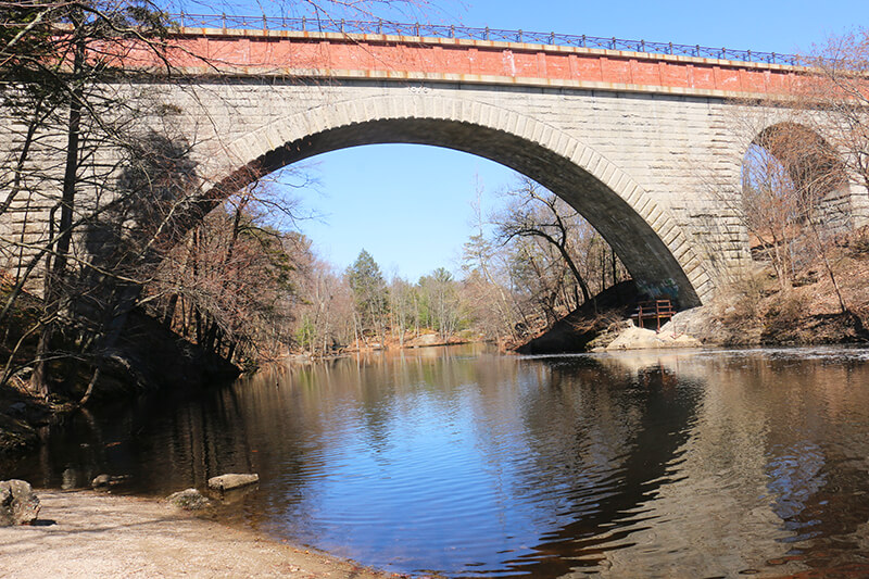 Echo Bridge