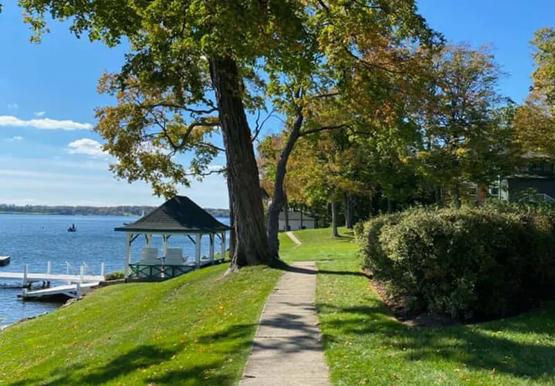 Lake Geneva Shore Path