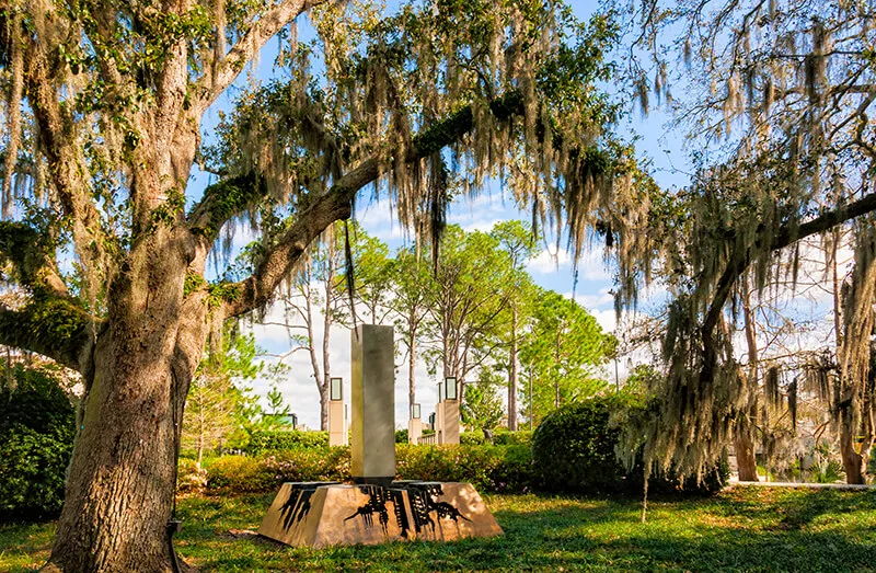 Sydney and Walda Besthoff Sculpture Garden