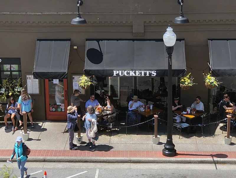 Puckett's Grocery & Restaurant